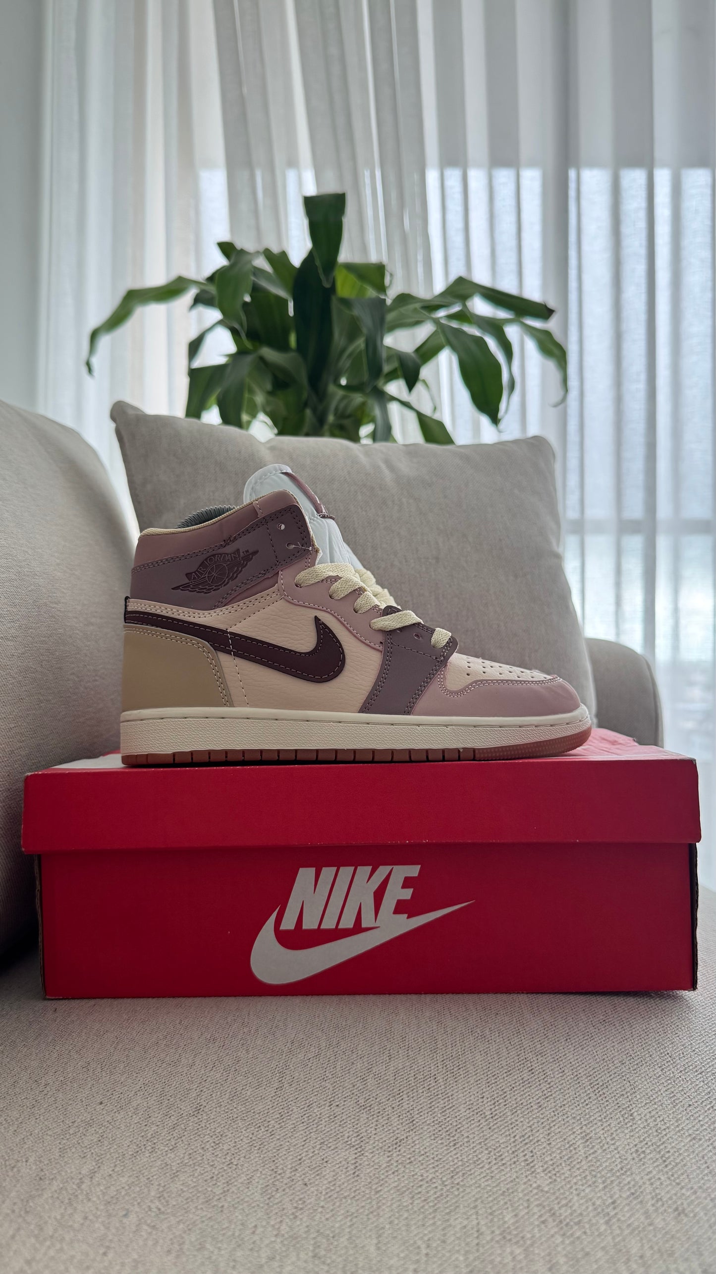 NIKE R1  JORDAN BOTA VINOTINTO