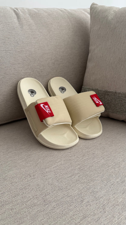 NIKE CHANCLA PANTUFLA BEIGE