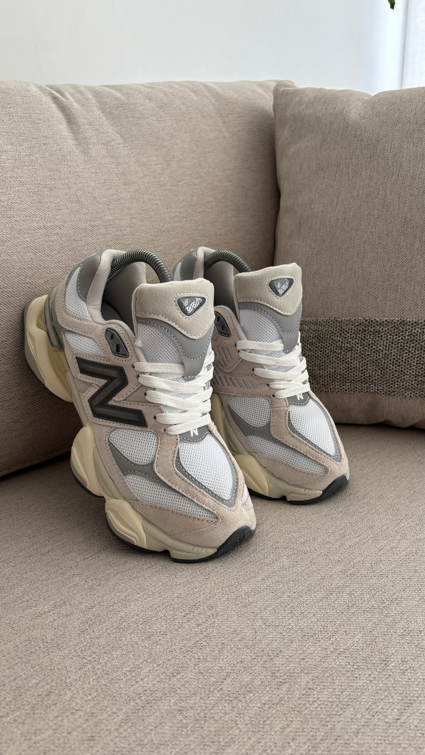 NEW BALANCE 9060 BEIGE ROSA