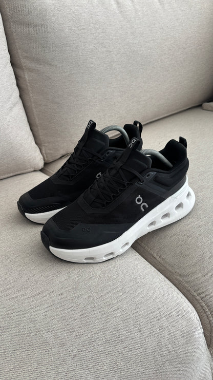 ON CLOUD NEGRO BLANCO