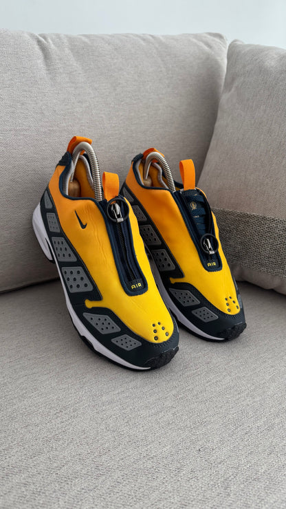 NIKE SUNDER NARANJA NEGRO