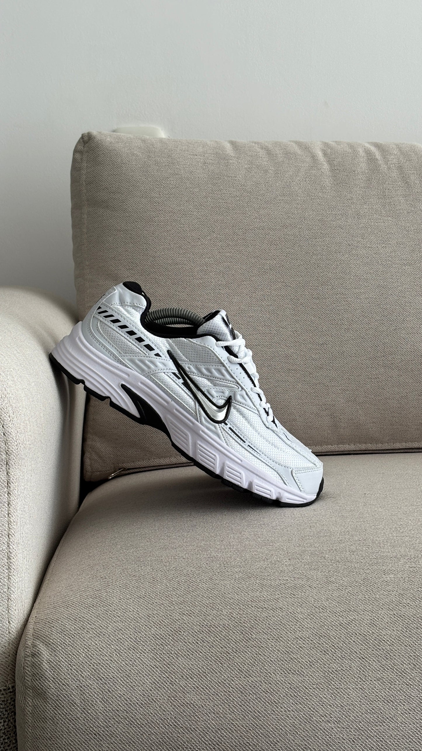 NIKE INITIATOR BLANCO NEGRO