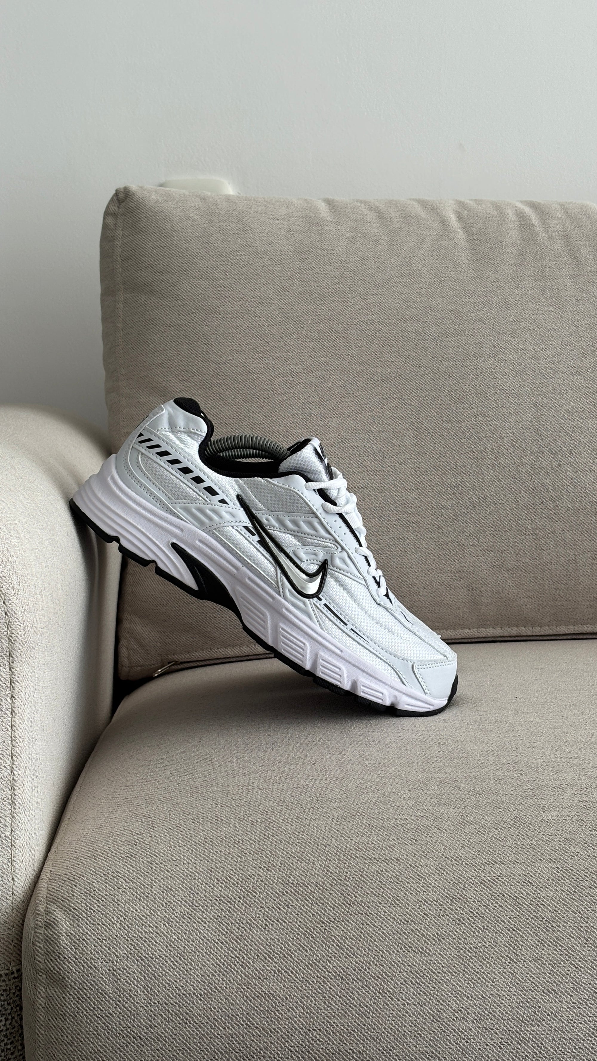 NIKE INITIATOR BLANCO NEGRO