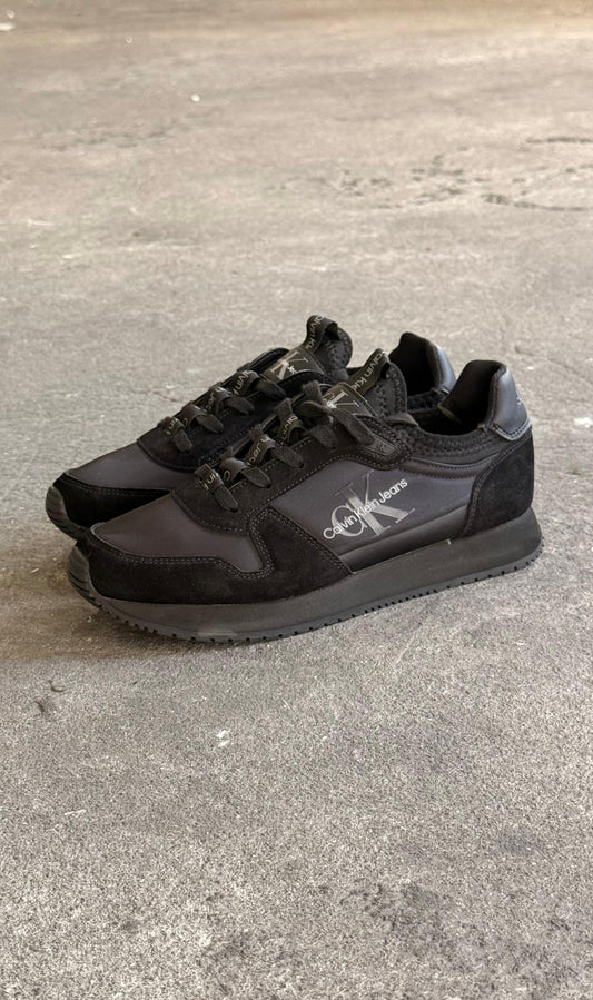 CALVIN KLEIN NEGRO GRIS