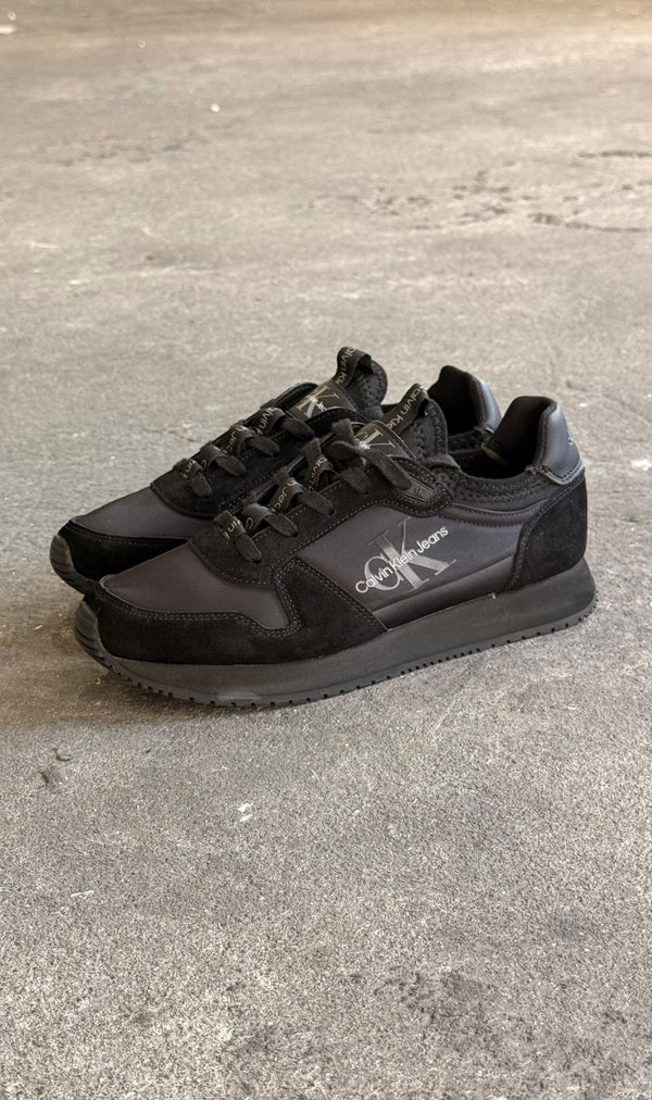 CALVIN KLEIN NEGRO GRIS