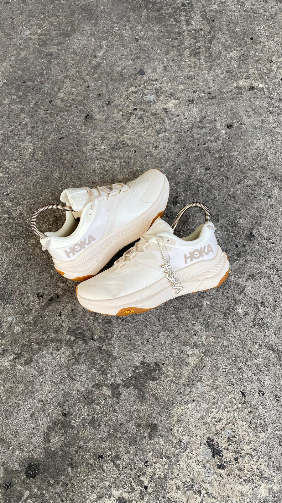 HOKA BEIGE CAFE PREMIUM