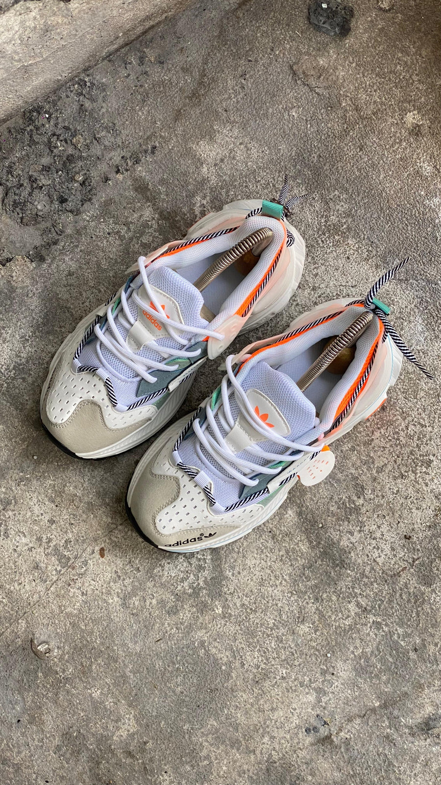 ADIDAS SICAGE BLANCO NARANJA