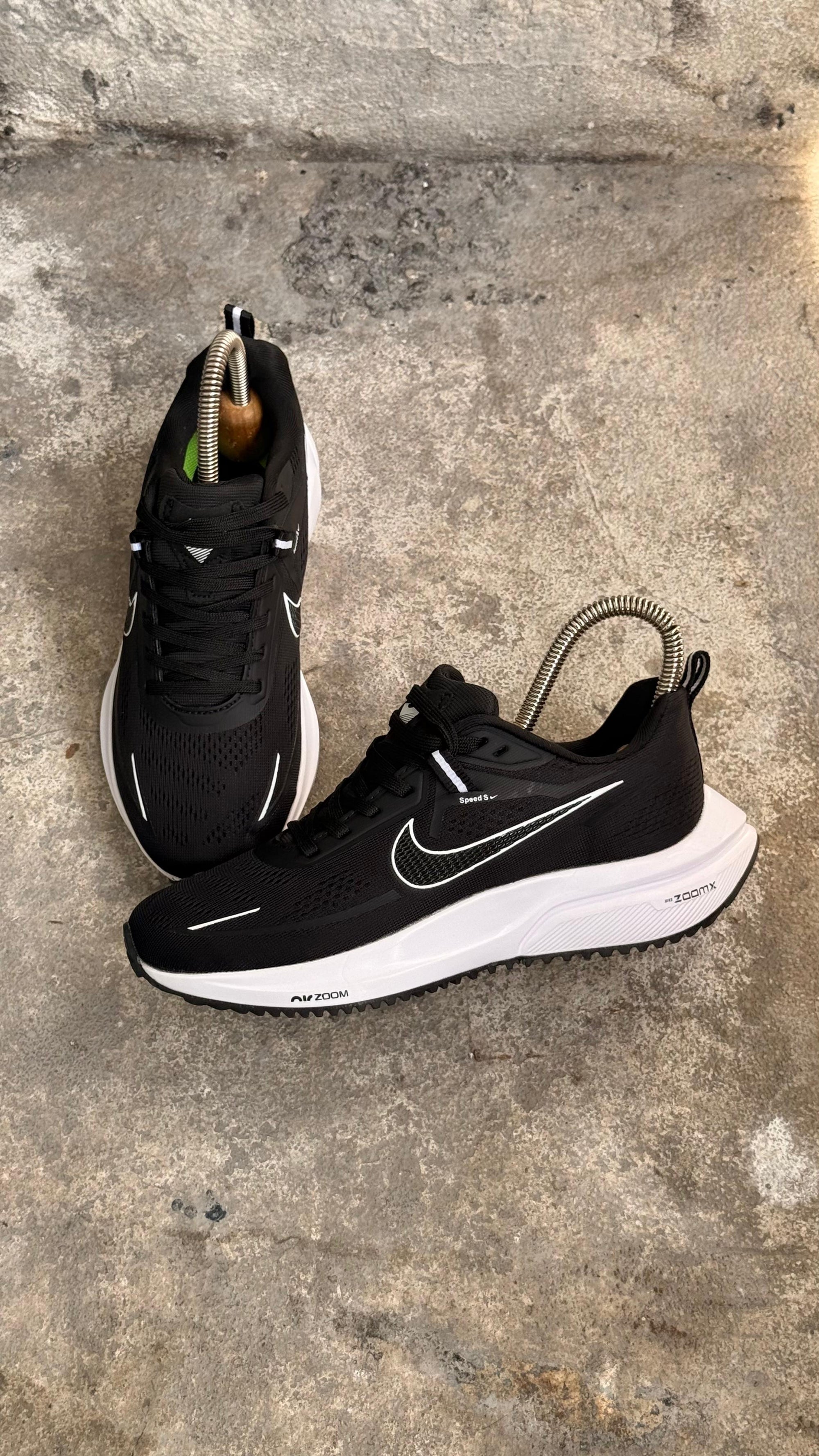 NIKE ZOOM SPEED NEGRO BLANCO