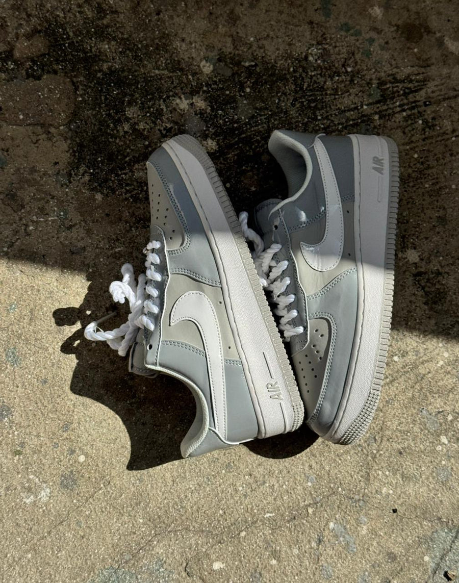 AF1 GRIS BLANCO CHAROL