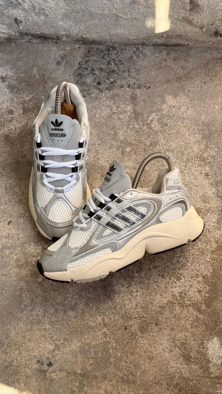 ADIDAS OZMILLEN GRIS NEGRO