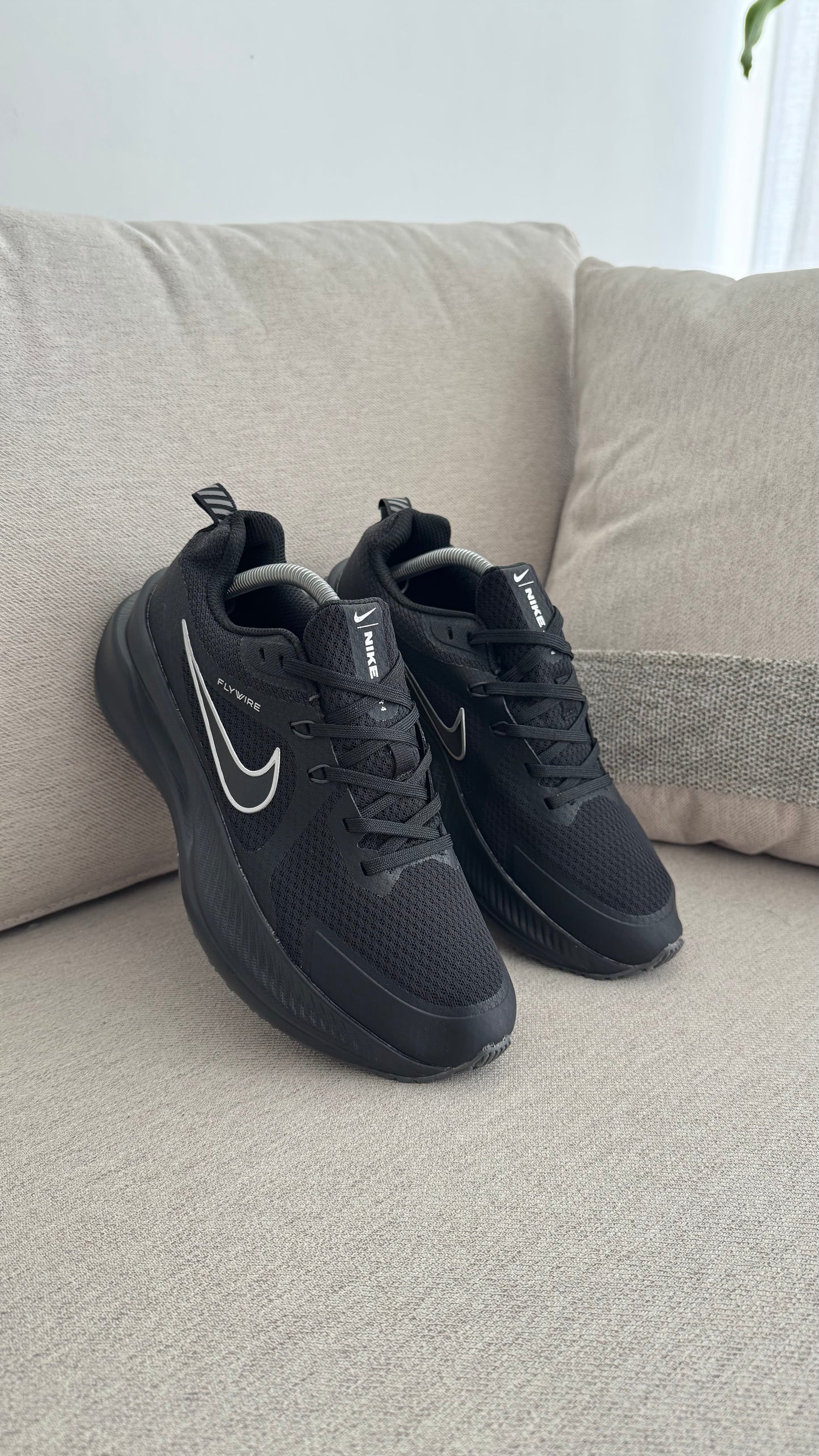 NIKE ZOOM FLY NEGRO