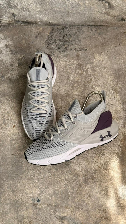 UNDER ARMOUR GRIS MORADO
