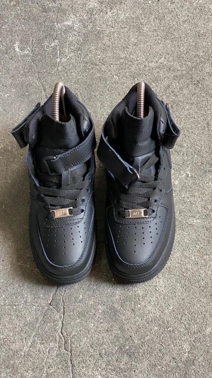 NIKE AF1 BOTA NEGRA