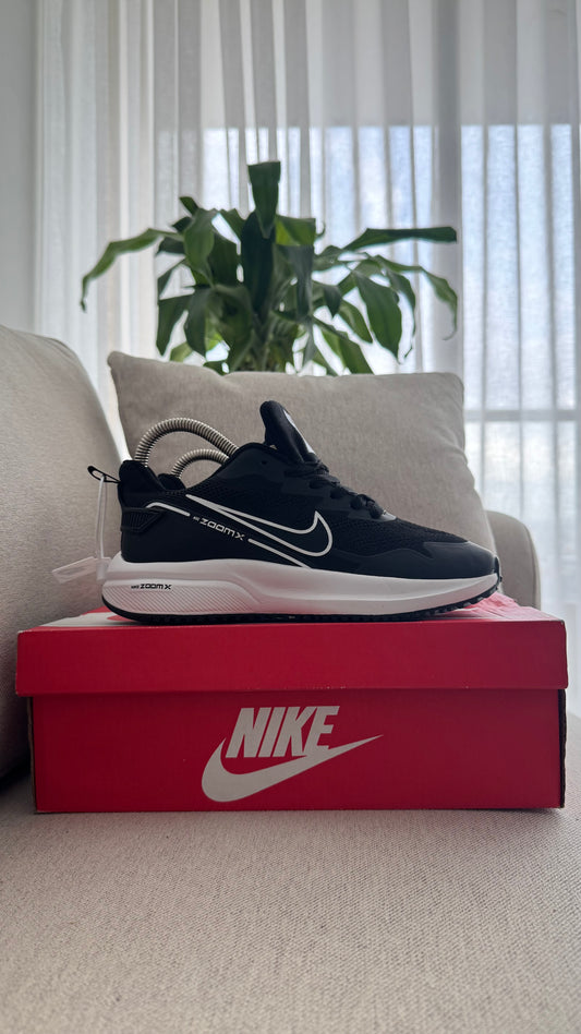 NIKE ZOOM X NEGRO BLANCO