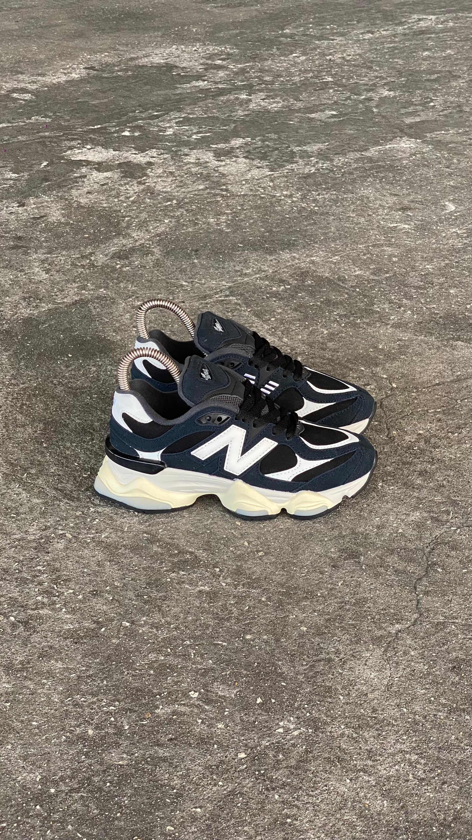 NEW BALANCE 9060 GRIS NEGRO