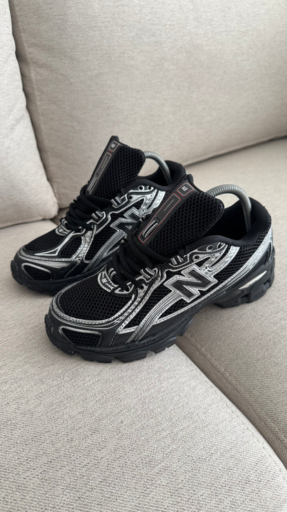 NEW BALANCE 740 NEGRA PLATA