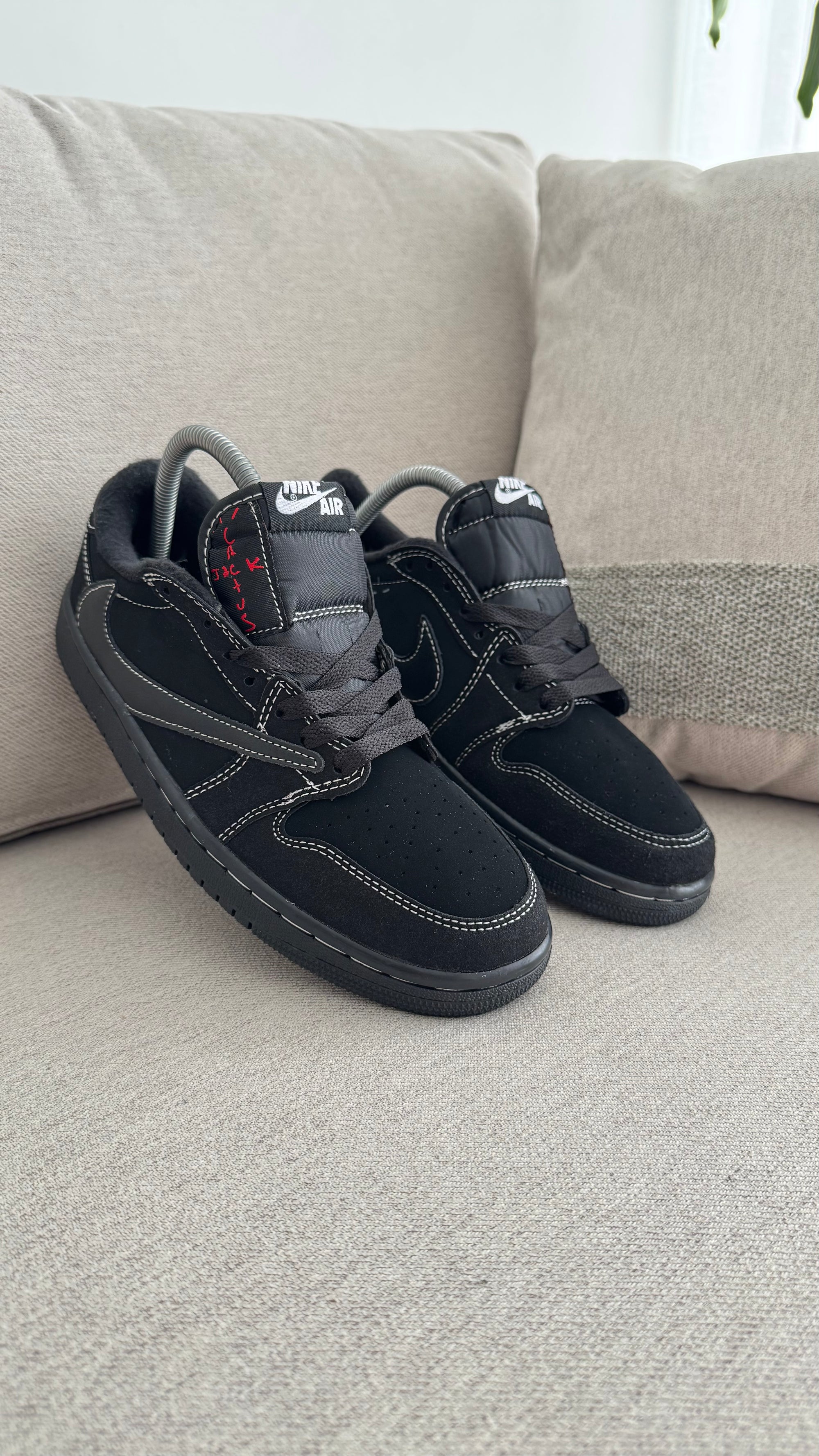 TRAVIS SCOTT NEGRA