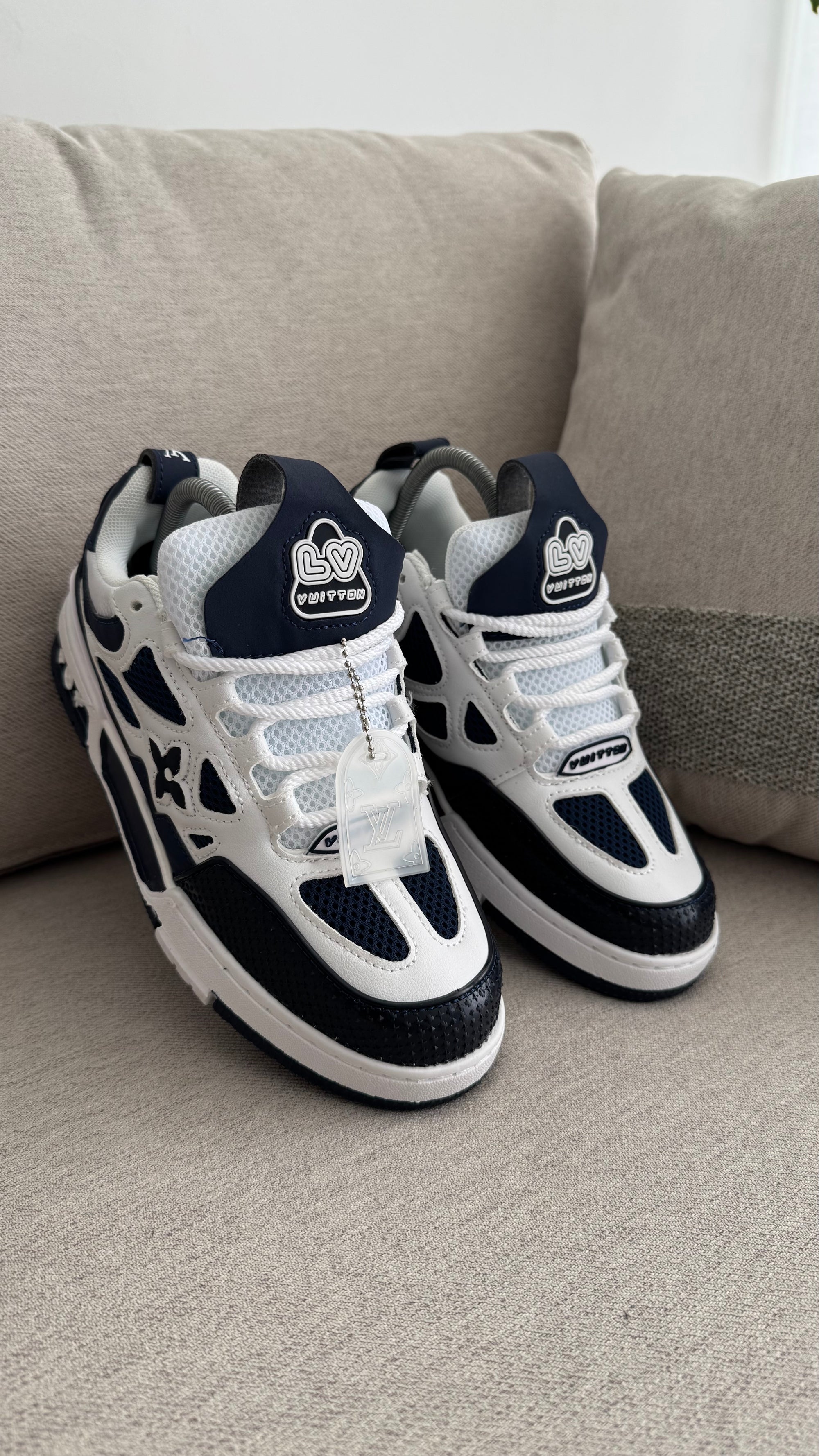 LOUIS VUITTON SKATE NEGRO CON BLANCO
