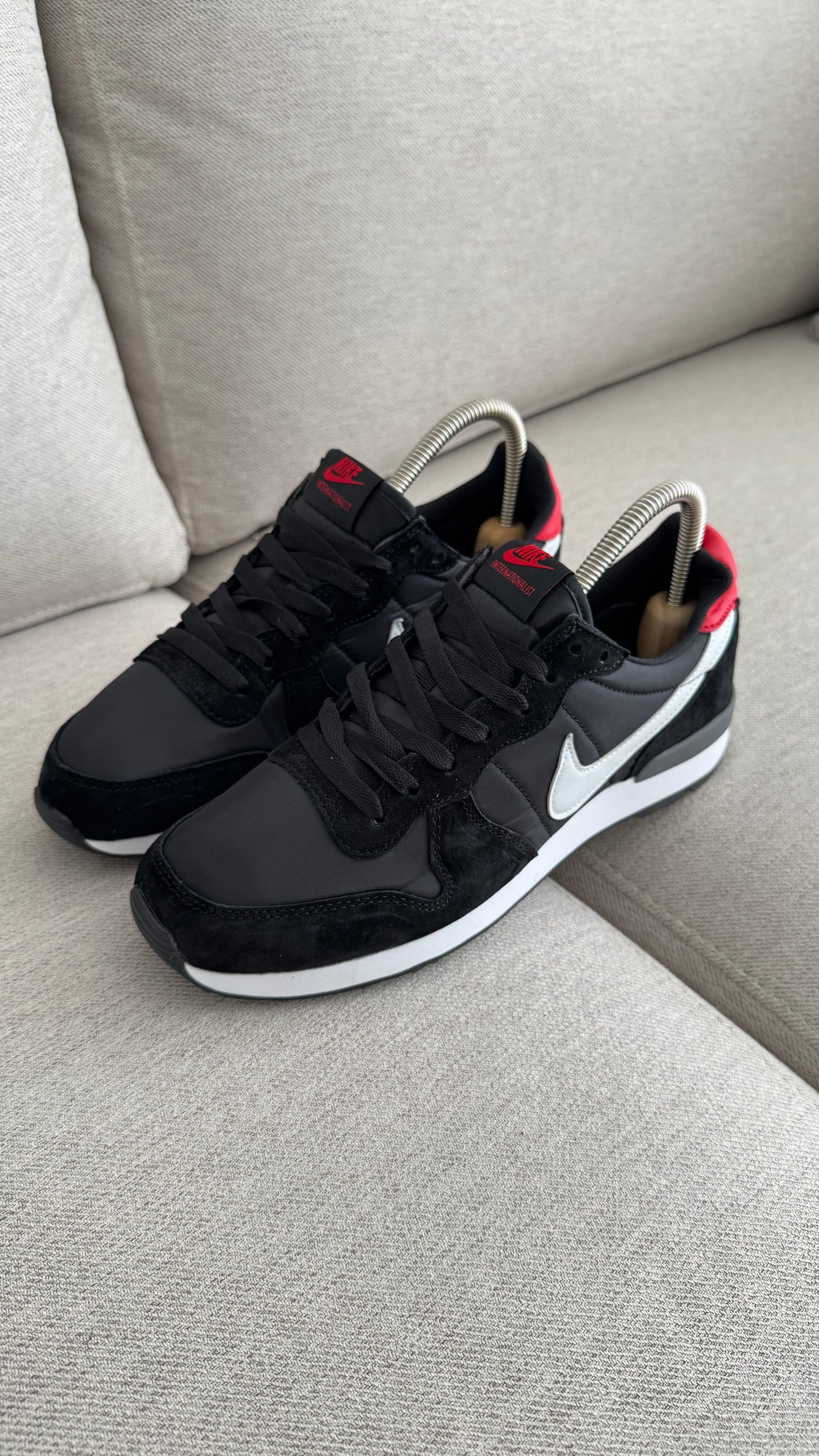 NIKE INTERNACIONAL NEGRO BLANCO