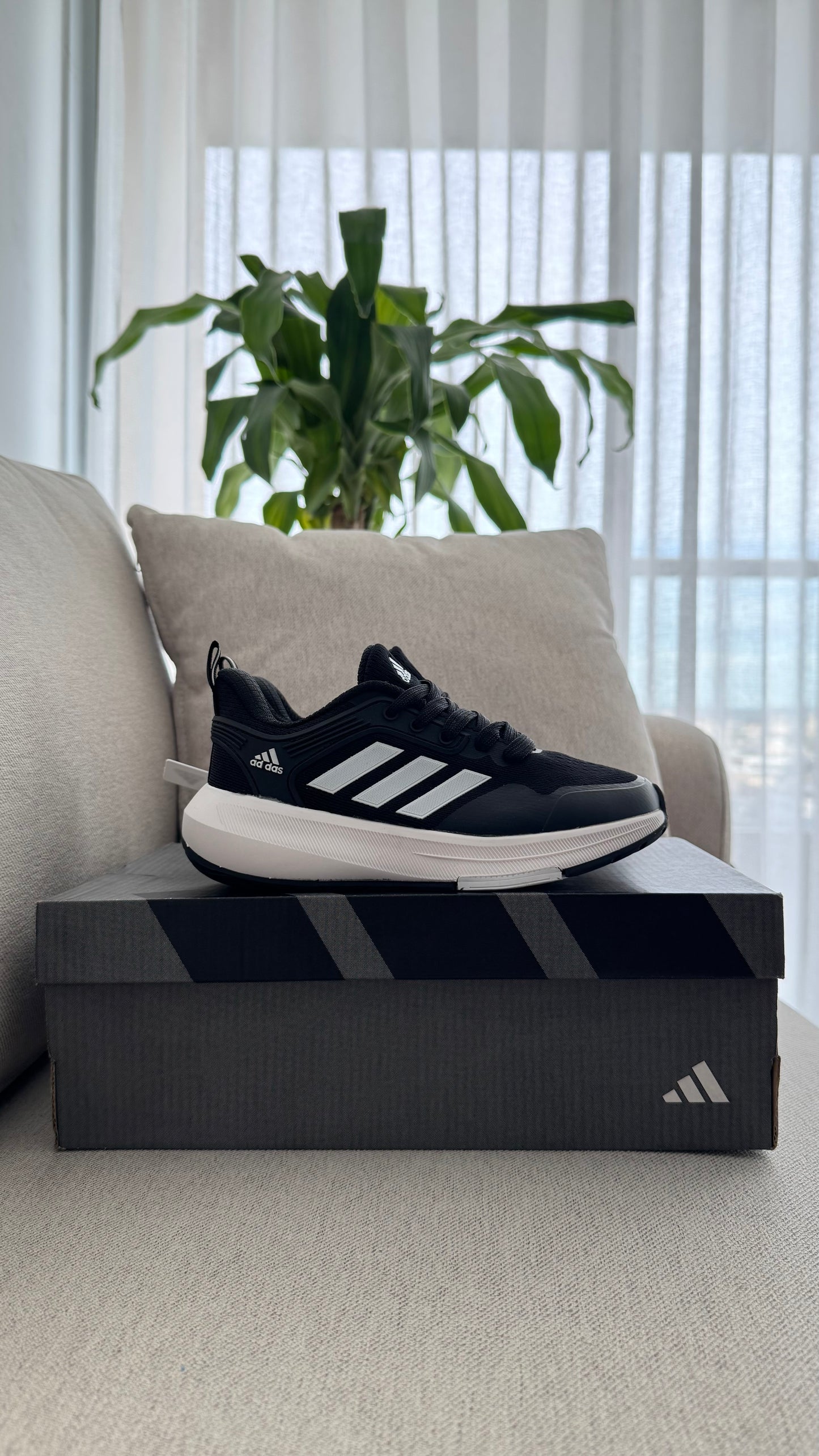 ADIDAS BOUNCE NEGRO BLANCO NIÑOS