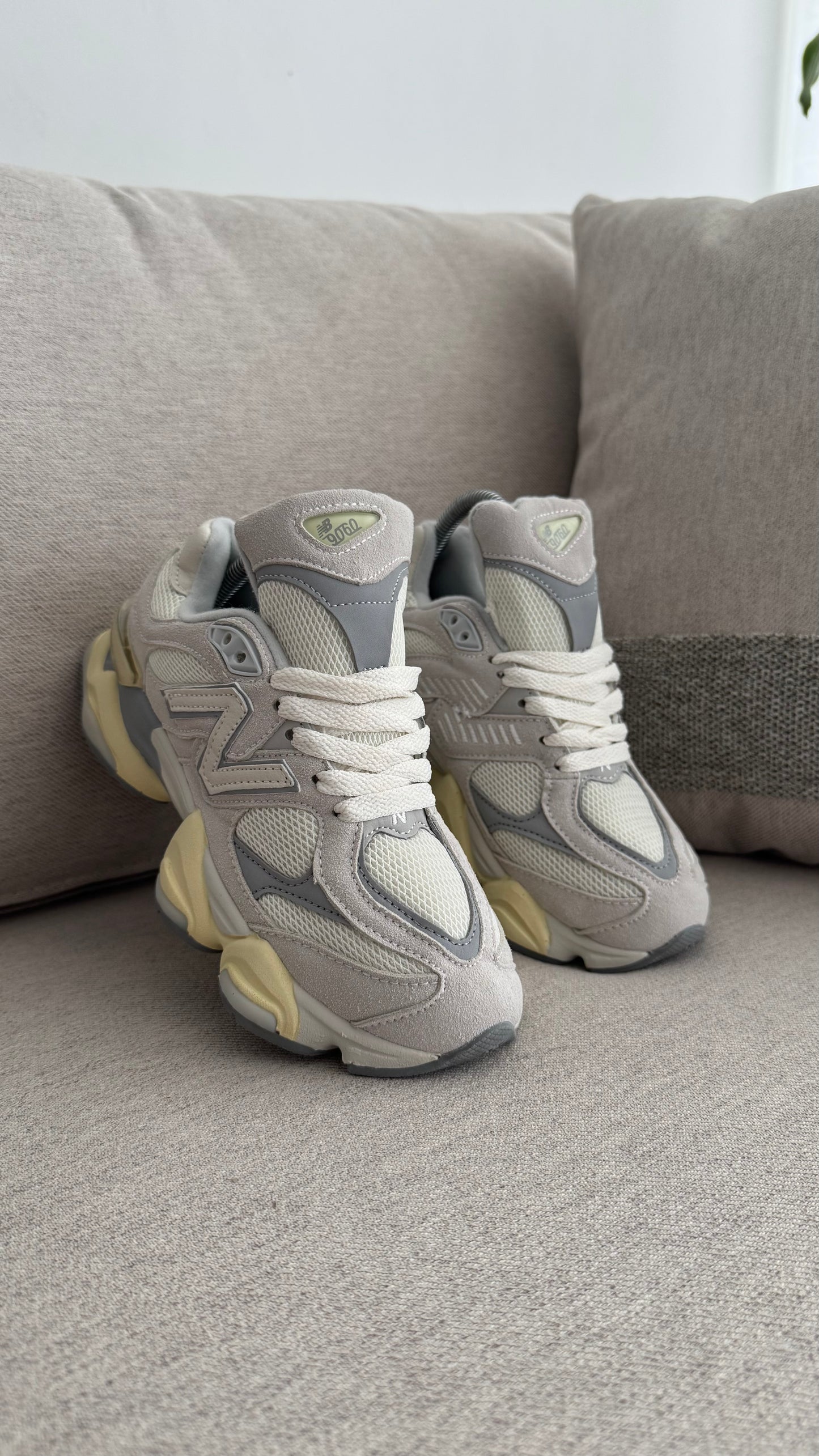 NEW BALANCE 9060 BEIGE