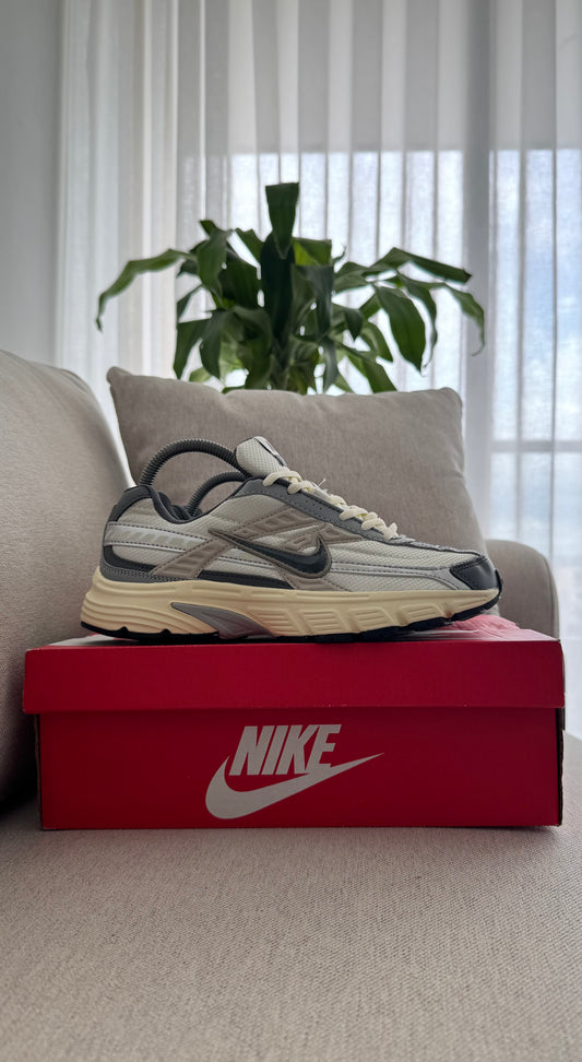 NIKE INITIATOR BLANCO BEIGE AZUL