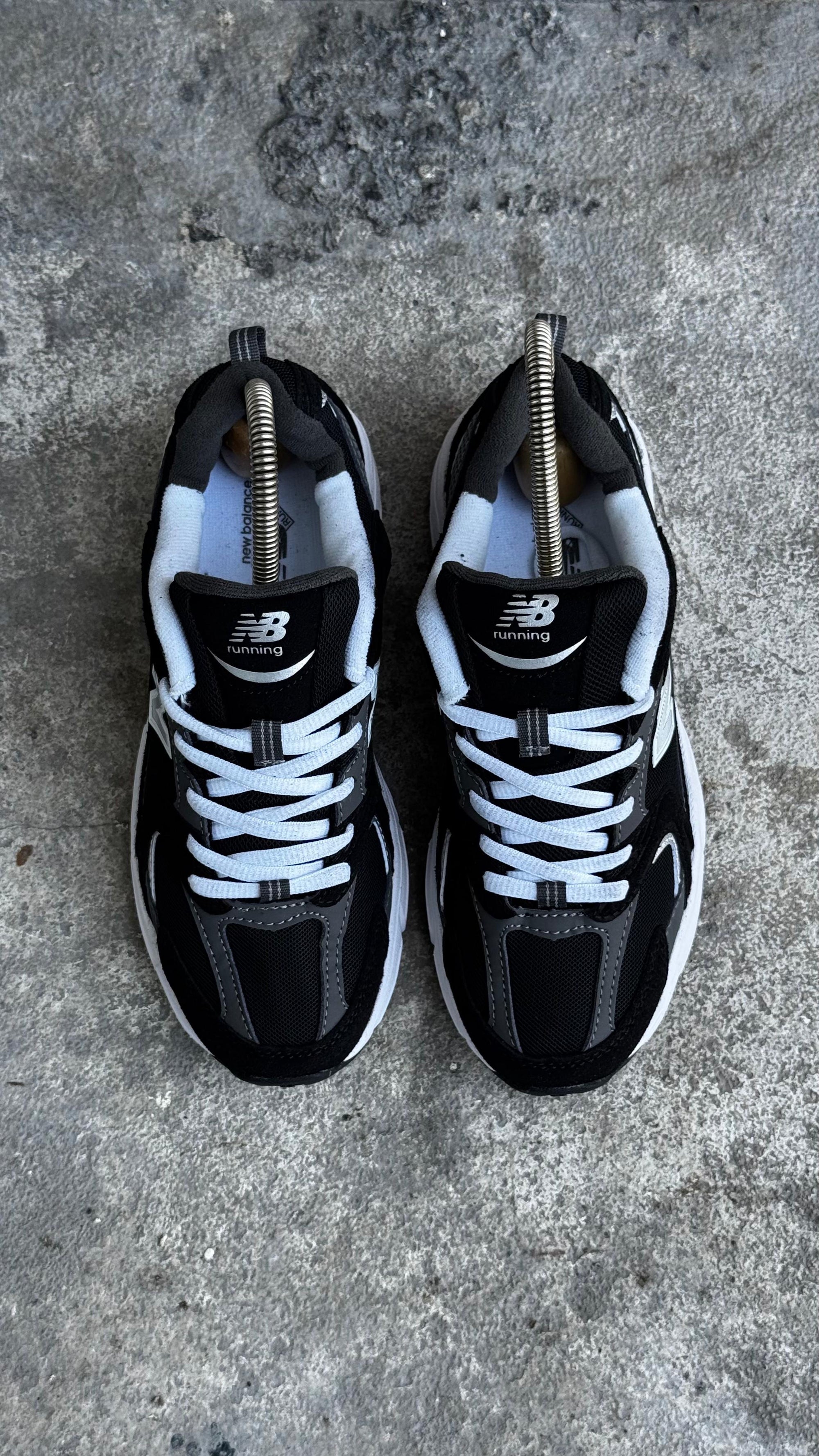 NEW BALANCE 530 NEGRO BLANCO