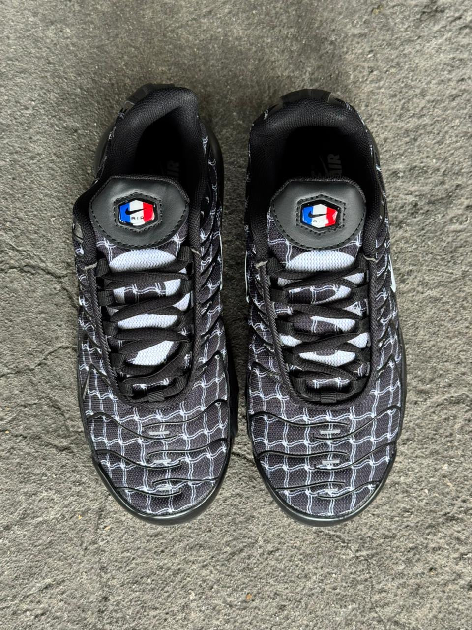 NIKE TN AJEDREZ NEGRO