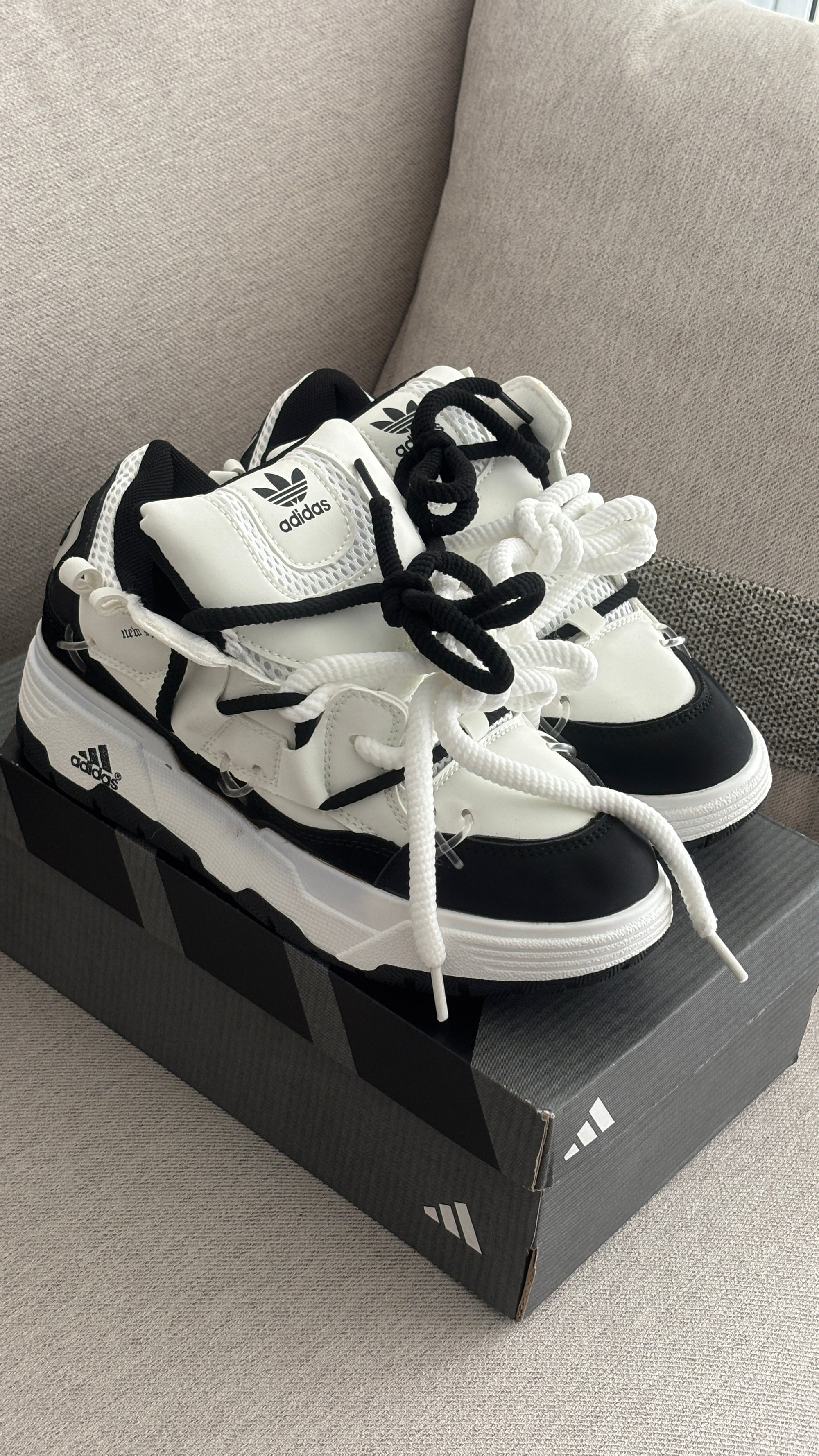 NEW SHITA BLANCO NEGRO