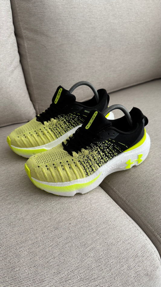 UNDER AMOUR NEGRO VERDE