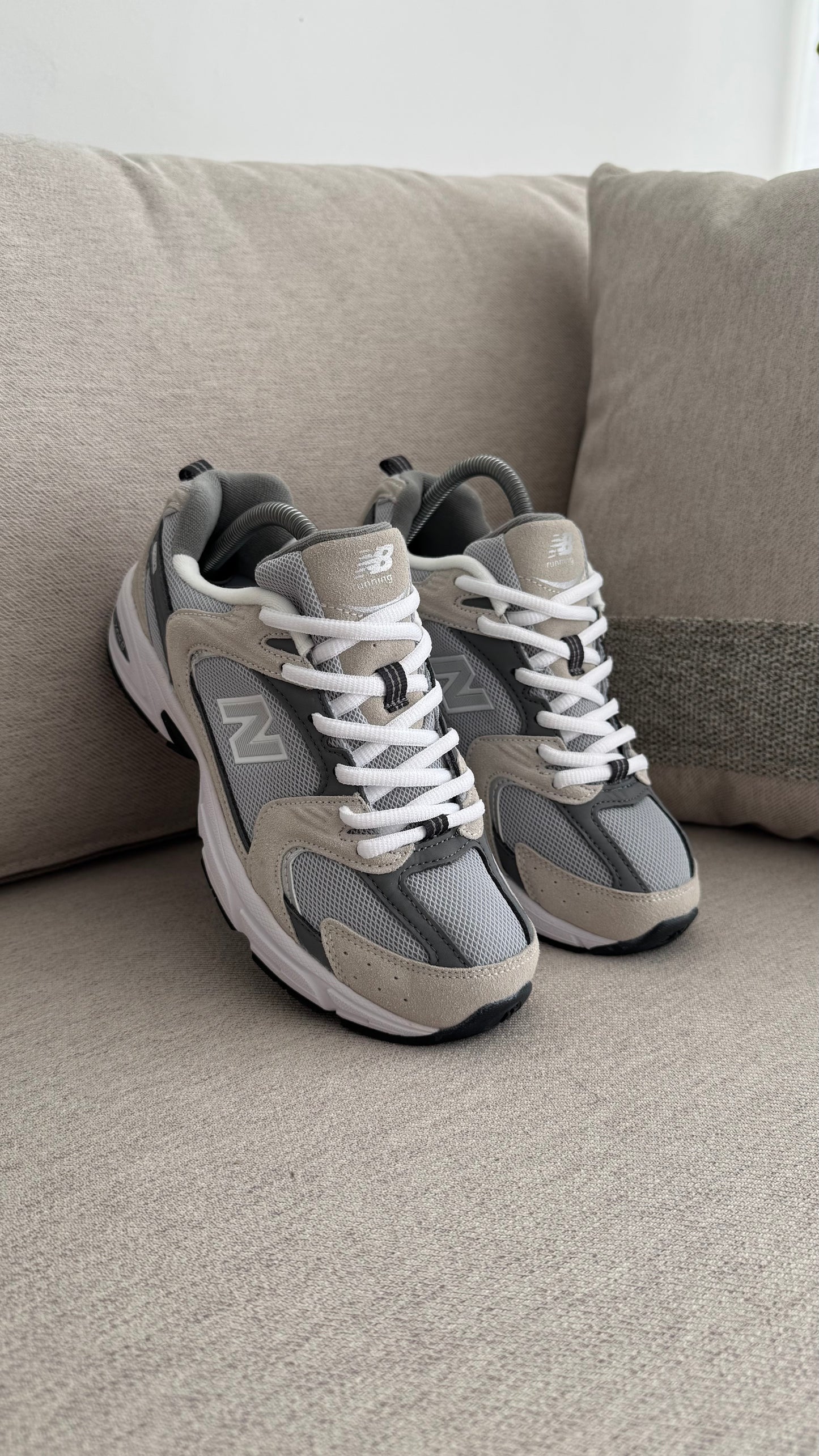 NEW BALANCE 530 BLANCO GRIS BEIGE
