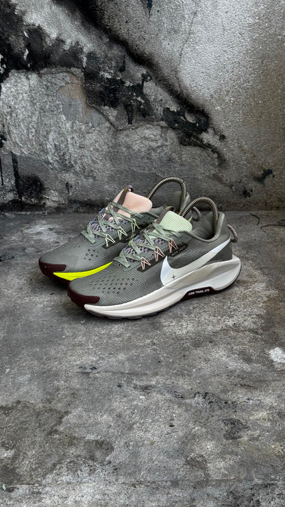 NIKE  TRAIL VERDE