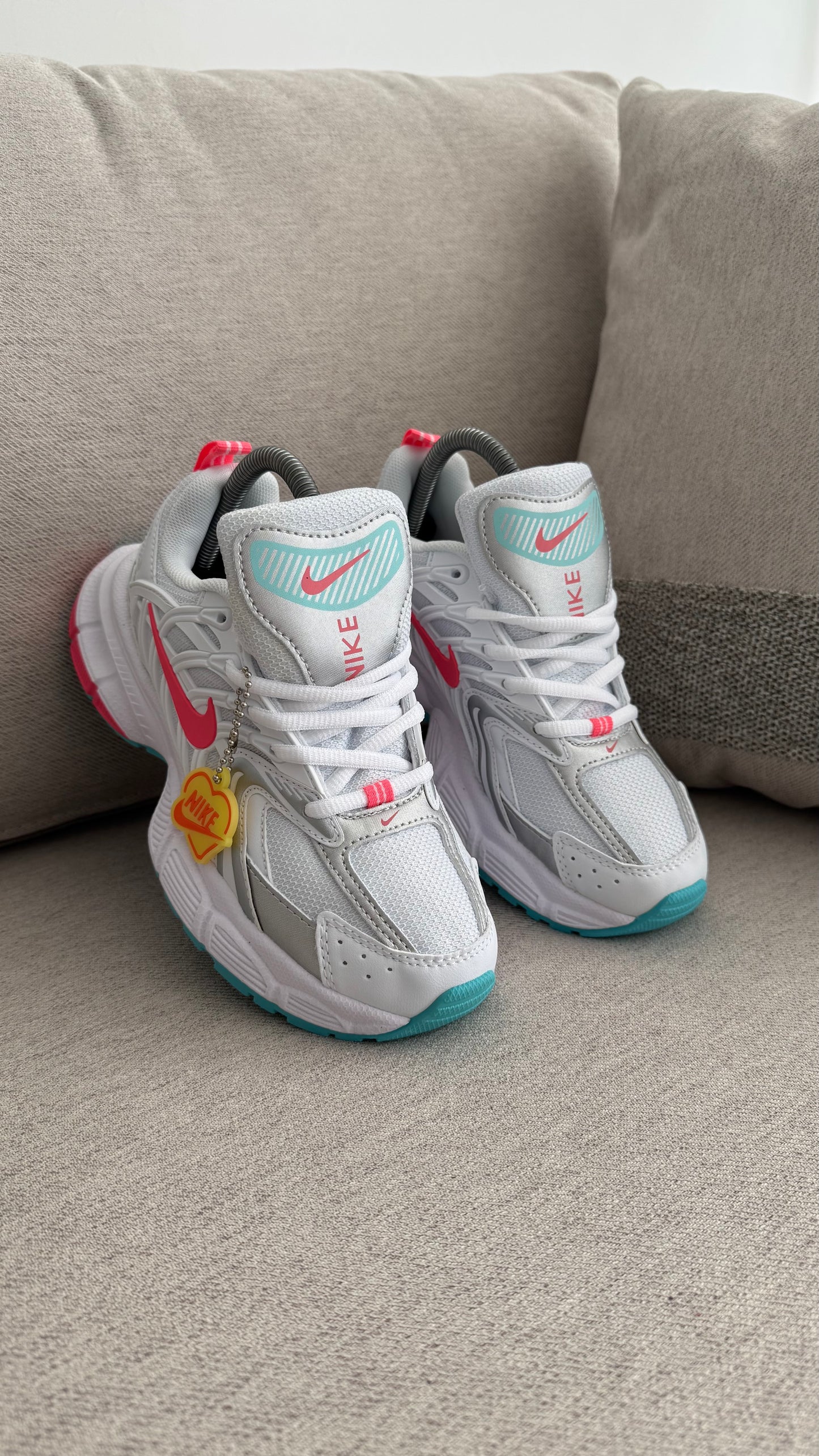 NIKE SKATE BLANCO ROSA