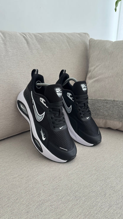NIKE TENIS NEGRO BLANCO