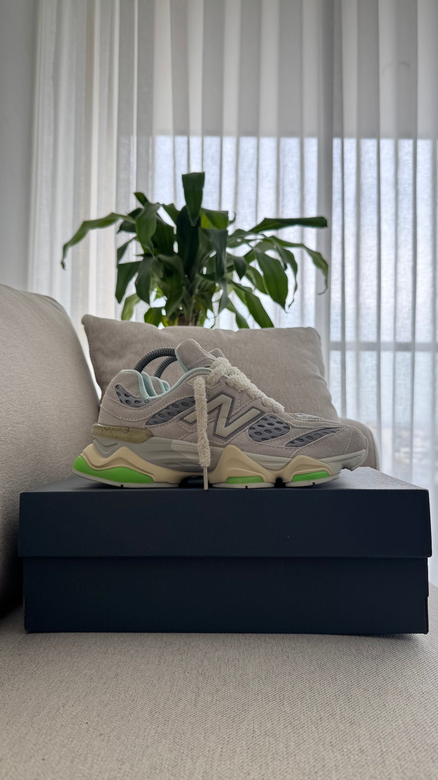 NEW BALANCE 9060 GRIS PRINT VERDE