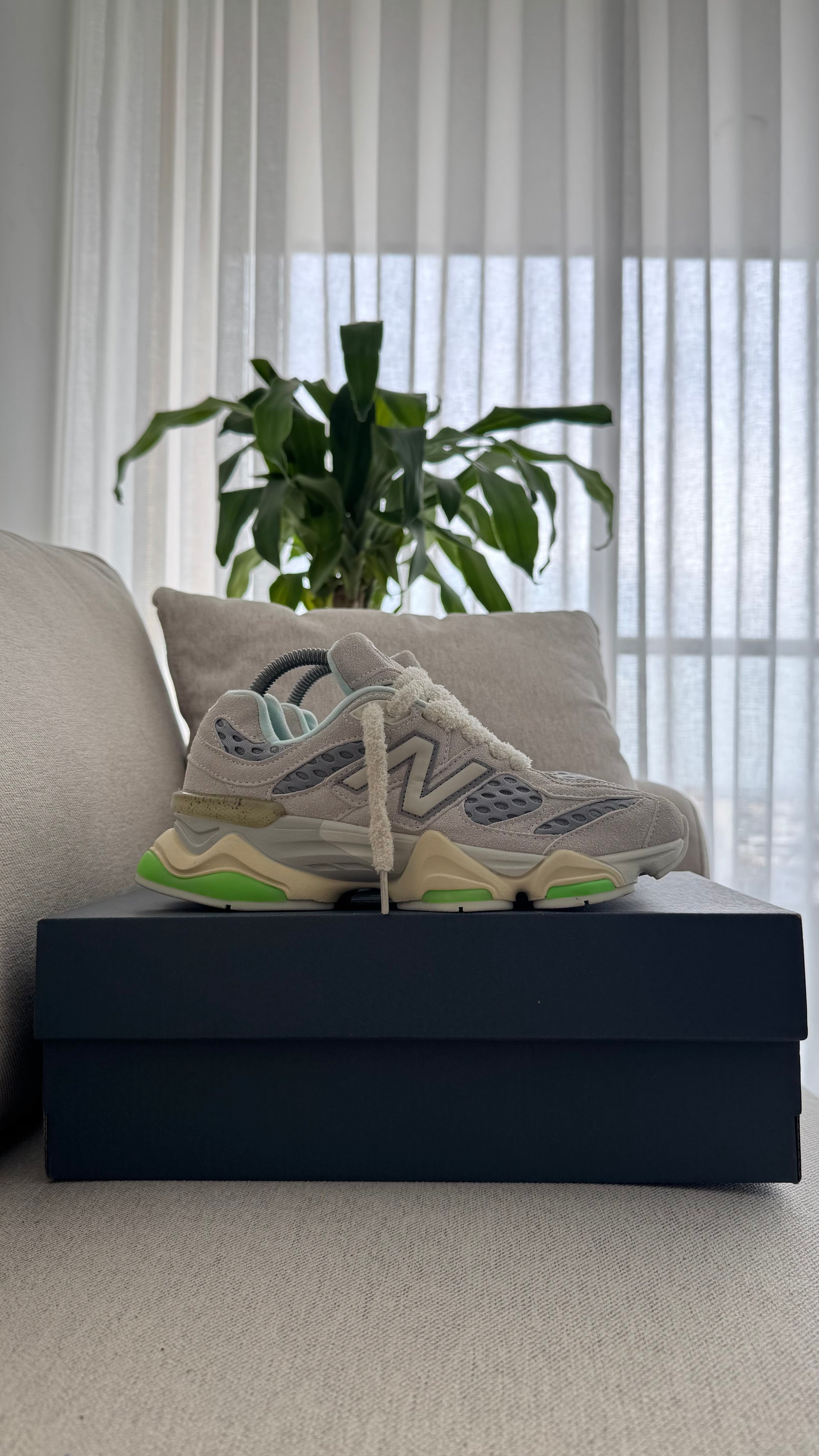 NEW BALANCE 9060 GRIS PRINT VERDE