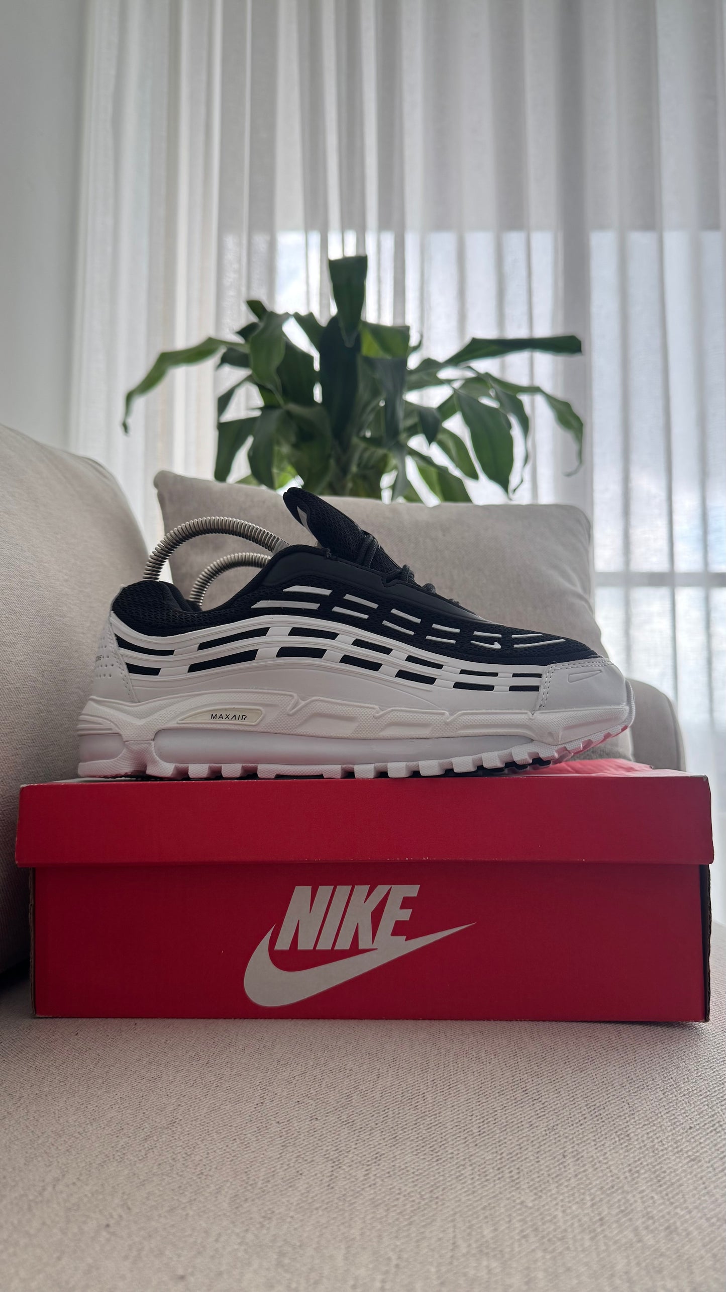 NIKE AIR MAX LT NEGRO BLANCO