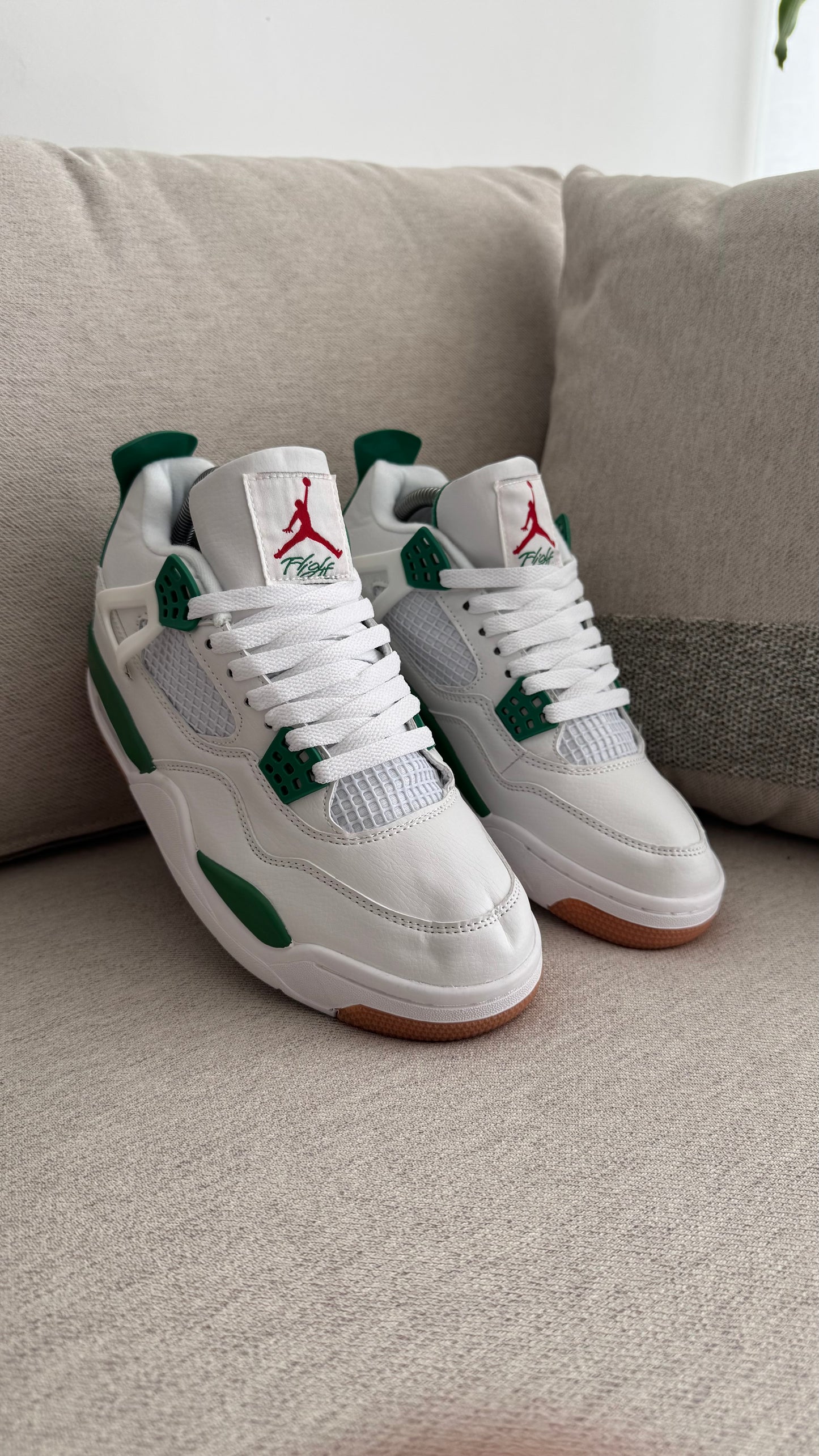 JORDAN RETRO 4 BLANCO VERDE