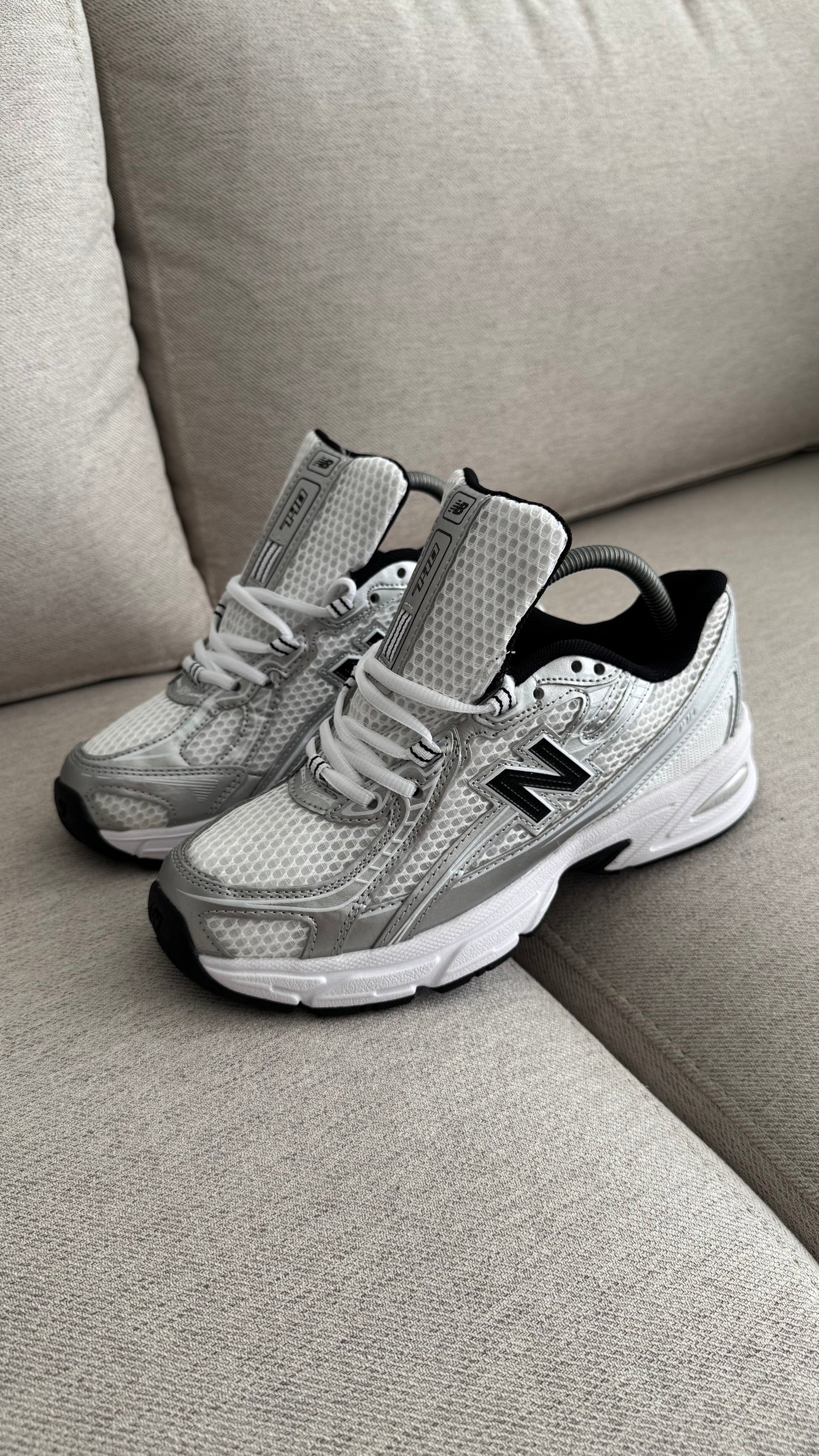 NEW BALANCE  740 BLANCO NEGRO