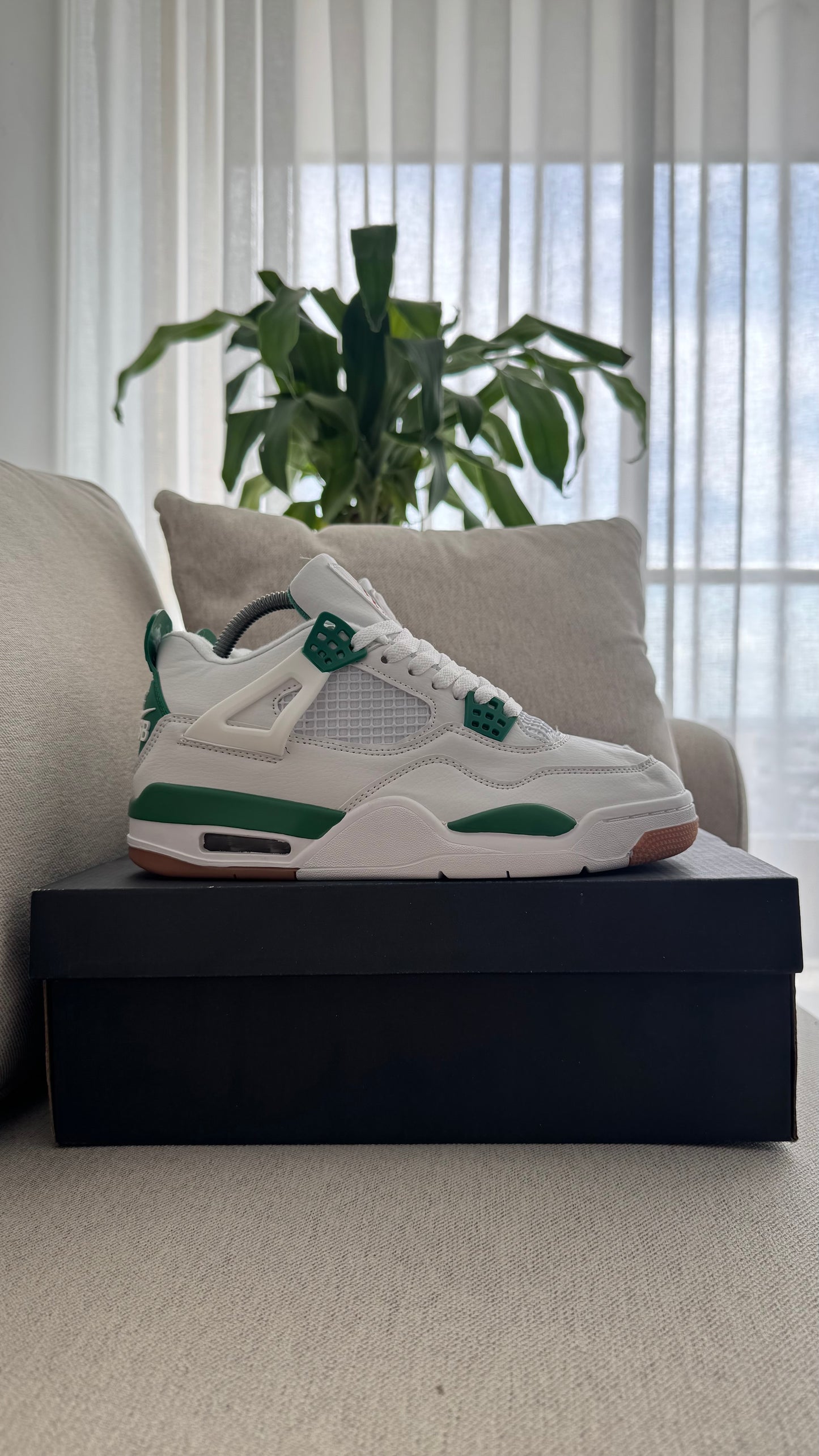 JORDAN RETRO 4 BLANCO VERDE