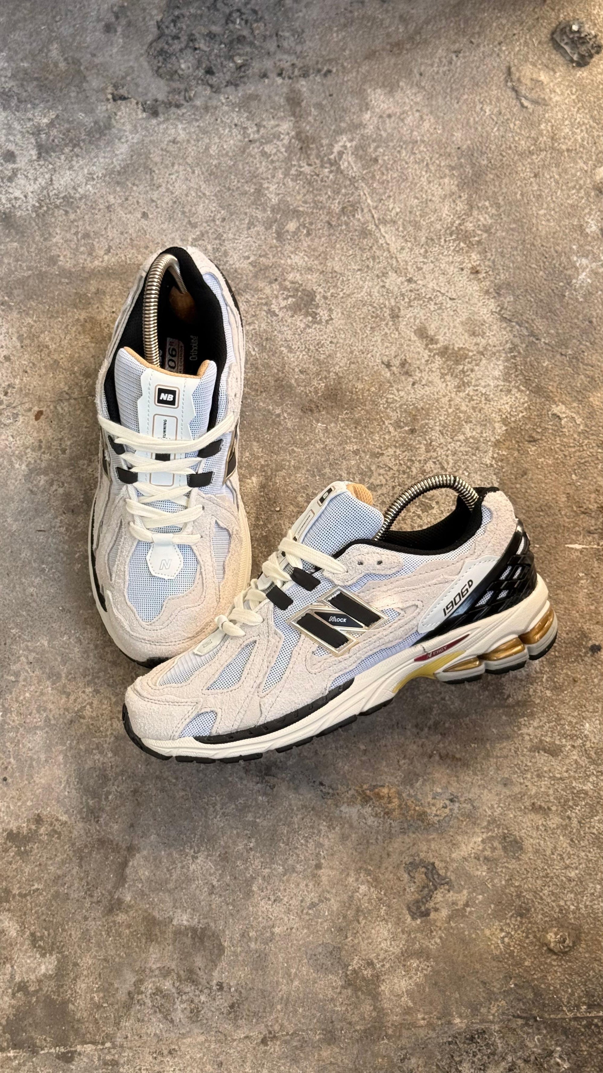 NEW BALANCE 1908 GRIS DORADO