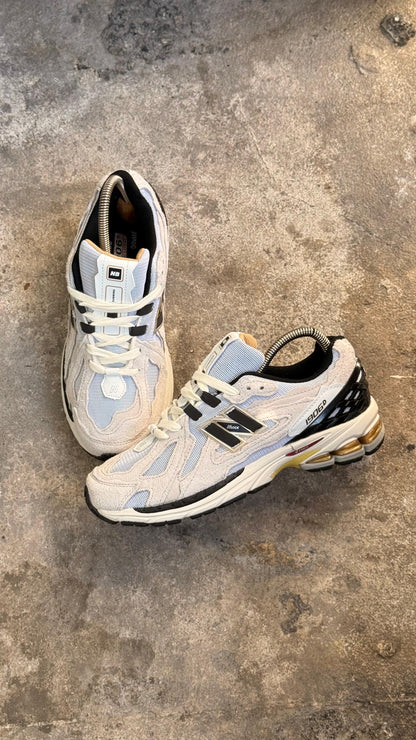 NEW BALANCE 1908 GRIS DORADO