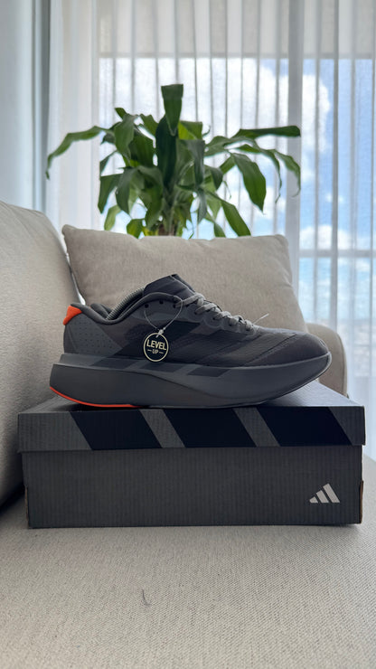 ADIZERO GRIS OSCURO NARANJA