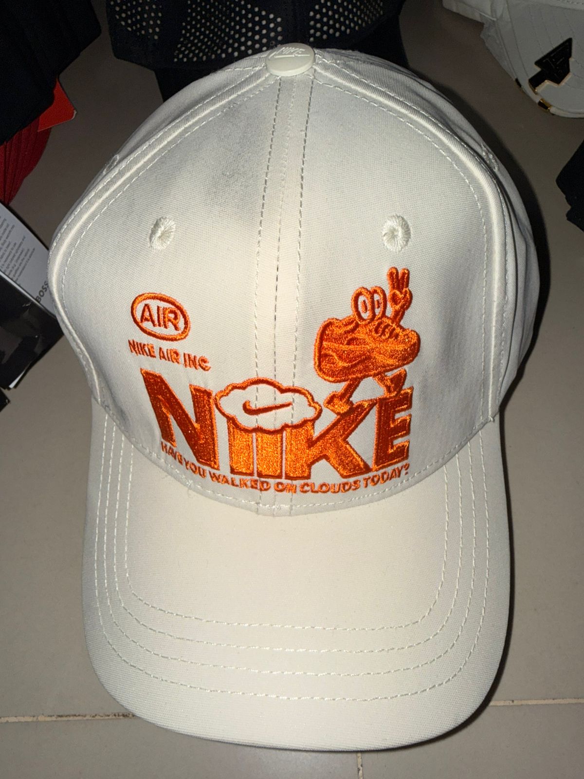 GORRA NIKE BLANCA AMARILLA