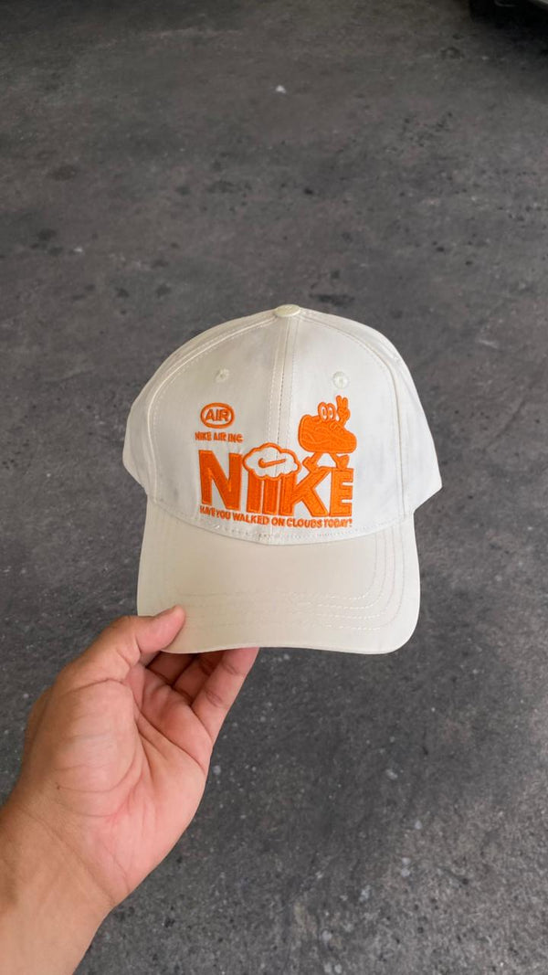 GORRA NIKE BLANCA AMARILLA