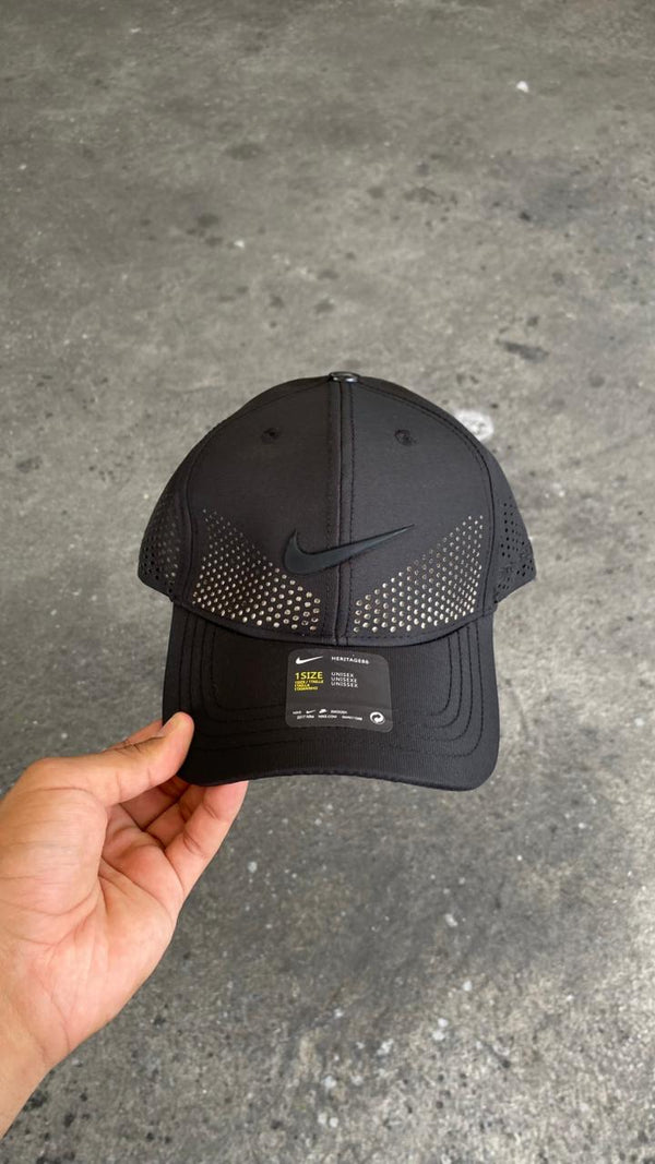 GORRA NIKE CLASICA NEGRA