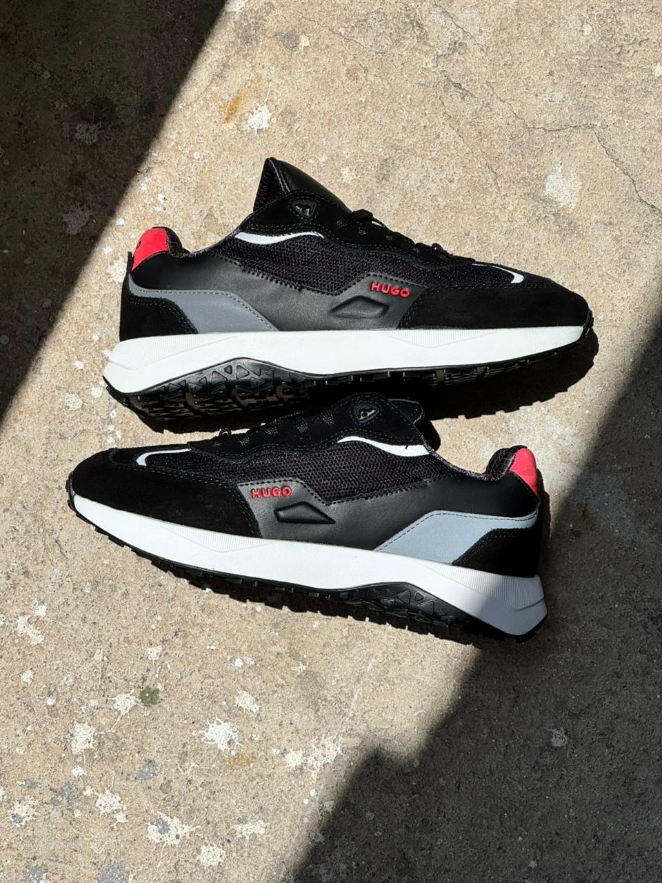HUGO BOSS NEGRO BLANCO ROJO
