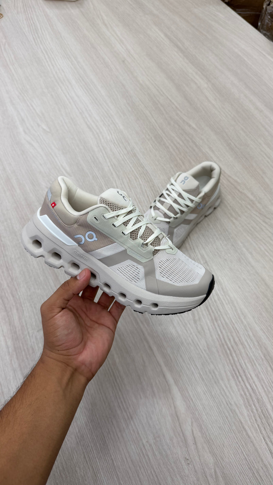 ON CLOUD RUNNER BEIGE CREMA