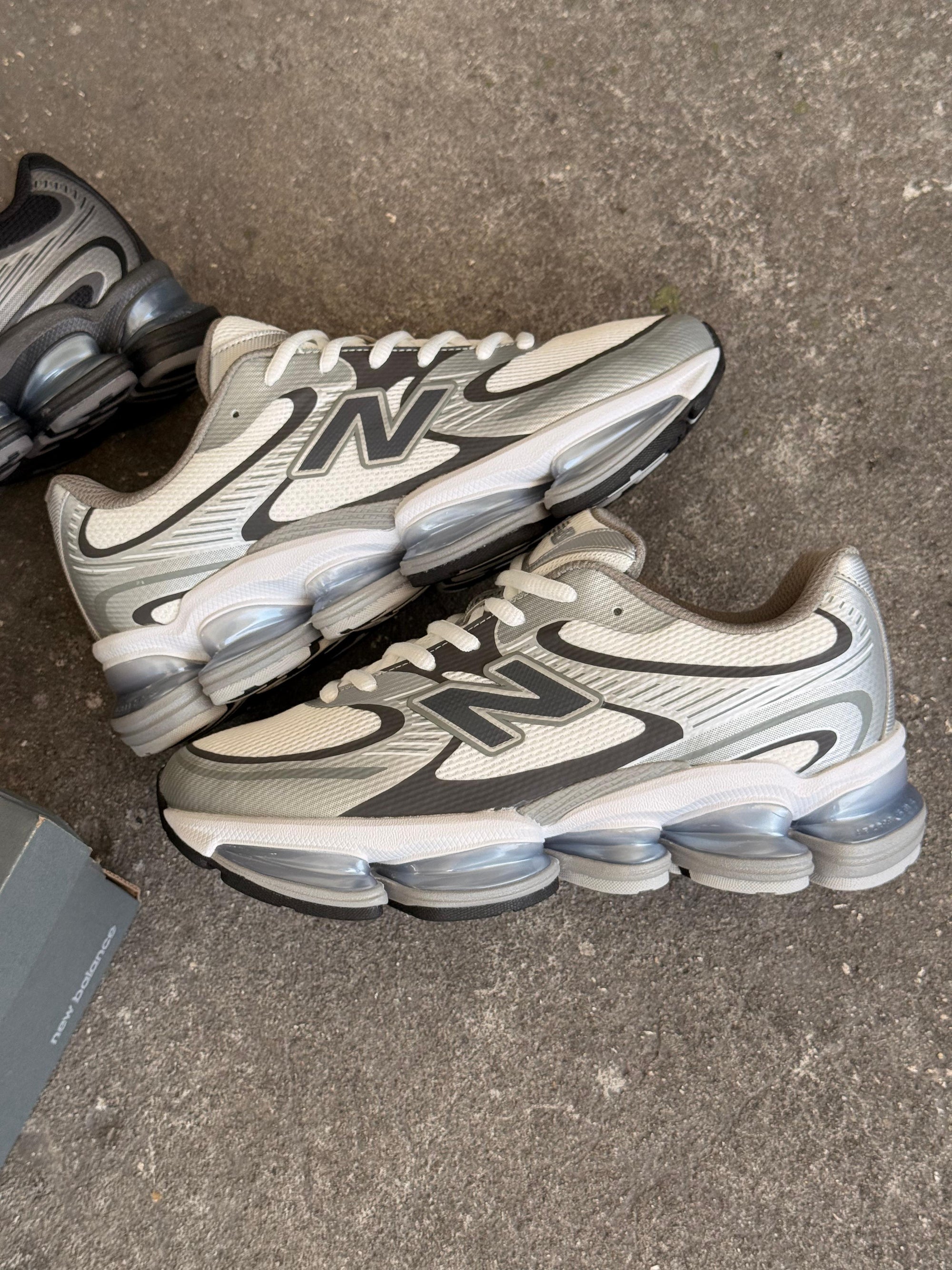NEW BALANCE 2000 GRIS PLATA