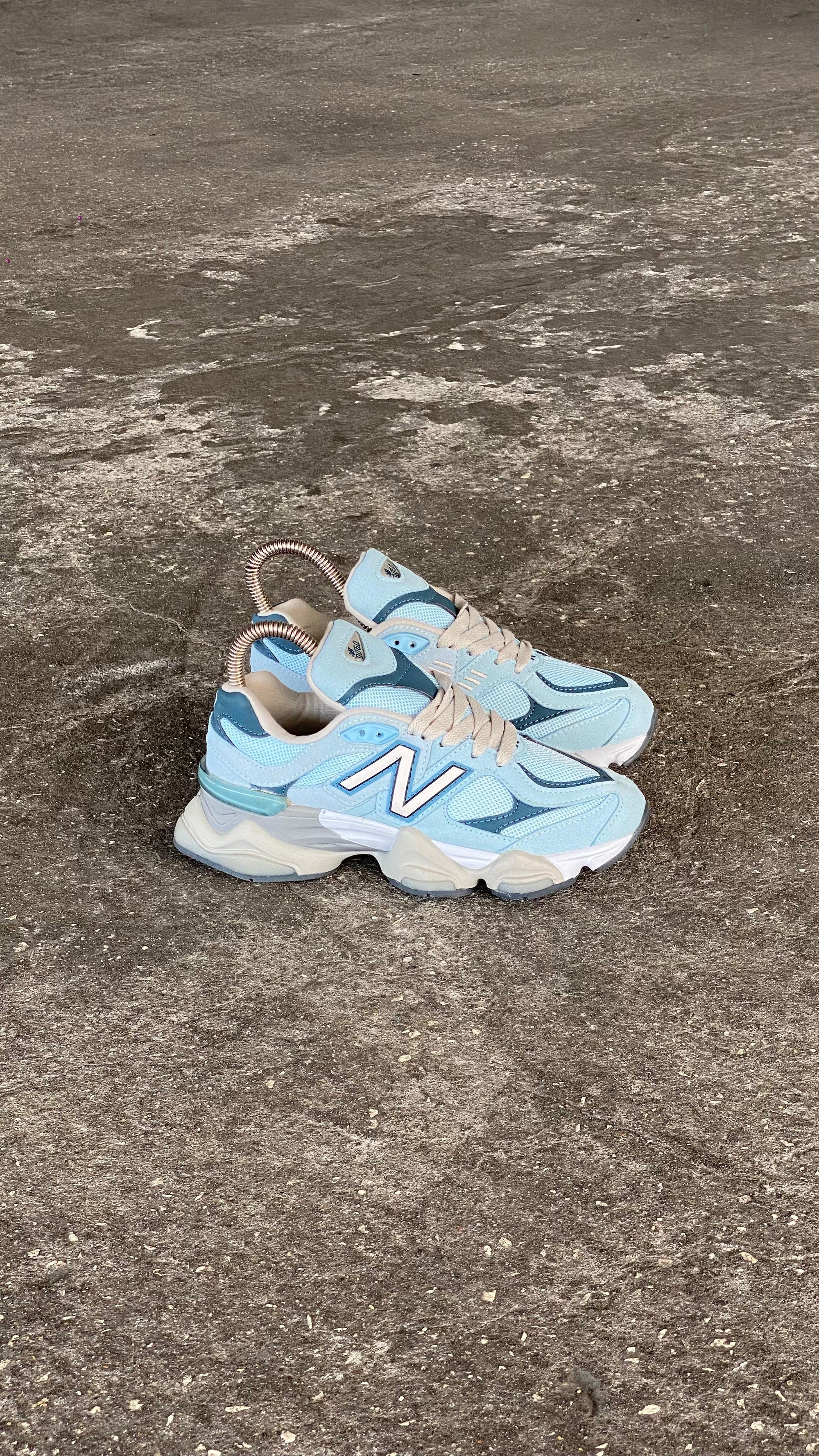 NEW BALANCE 9060 AZUL SUAVE